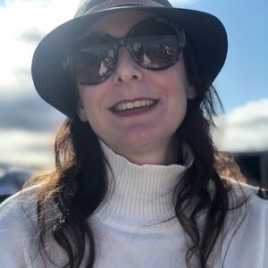 Meet your Posher, Daniella